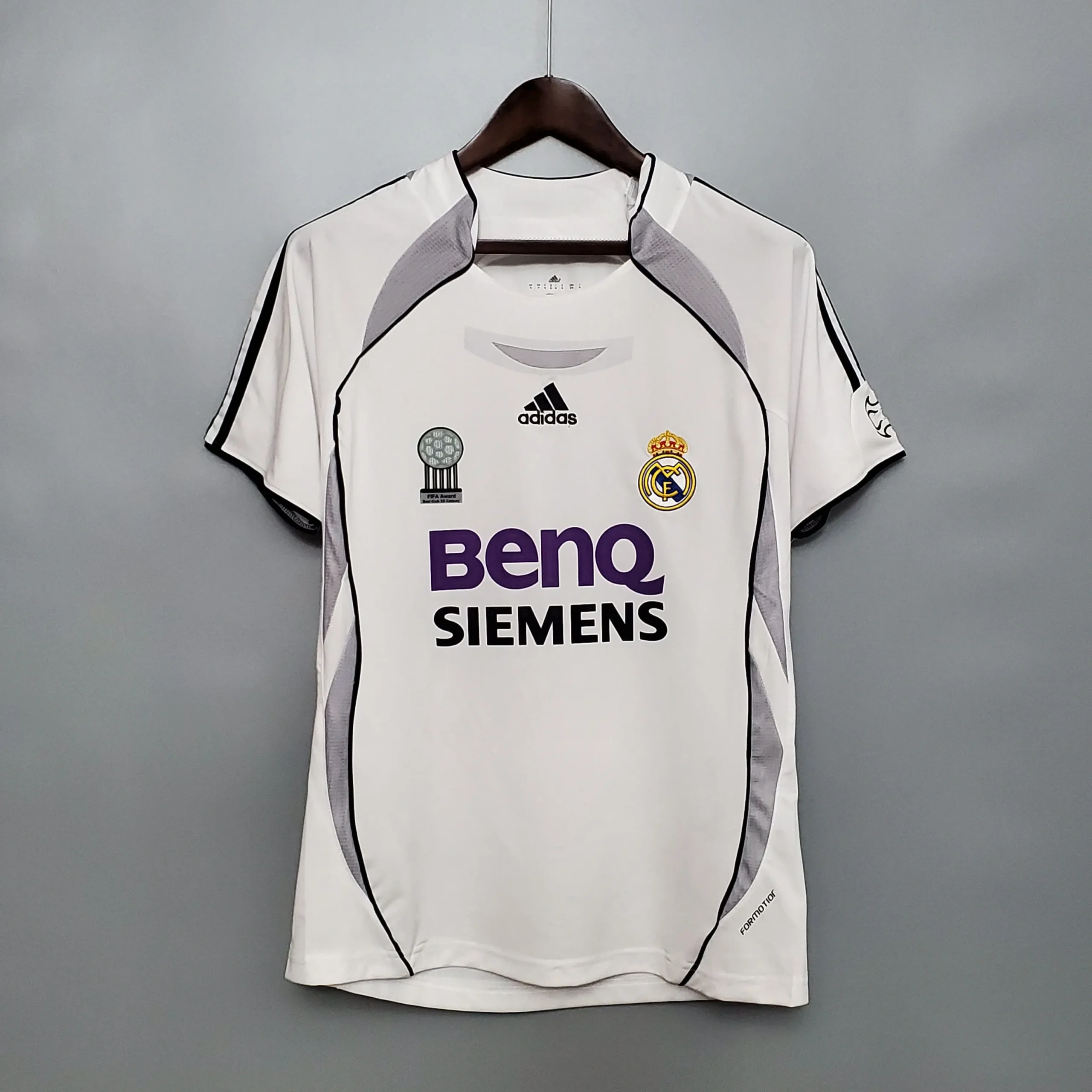 8cfe49a090 2006/07 Real Madrid Retro Jersey Home - 图片 1